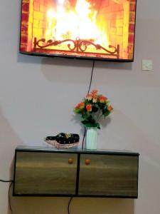 TV a/nebo společenská místnost v ubytování Joy fully furnished apartment