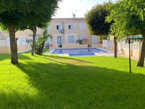 Bazén v ubytovaní Casa de amigos Lomas Del Golf, Orihuela Costa alebo v jeho blízkosti