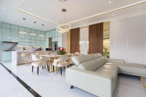 Khu vực ghế ngồi tại Villa Louis Seminyak by Nagisa Bali