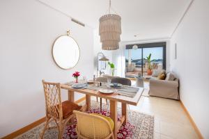 A seating area at Ocean View Apartment Resina Golf Marbella/Estepona