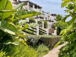 Ein Garten an der Unterkunft Ocean View Apartment Resina Golf Marbella/Estepona
