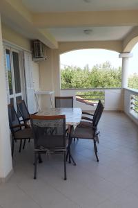 Balkón alebo terasa v ubytovaní Apartments by the sea Tkon, Pasman - 8297