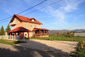 Fotografie z fotogalerie ubytování Apartments with a parking space Covici, Velebit - 14302 v destinaci Otočac