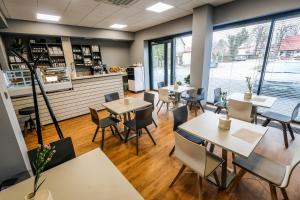 Restauracja lub miejsce do jedzenia w obiekcie Hotel Gem