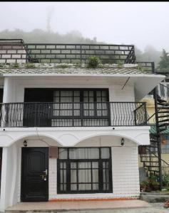 Fotografie z fotogalerie ubytování CARAMEL COTTAGE Mall Road SERENE VALLEY VIEW v destinaci Mussoorie