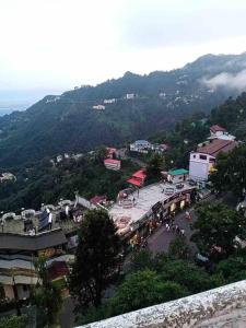 Fotografie z fotogalerie ubytování CARAMEL COTTAGE Mall Road SERENE VALLEY VIEW v destinaci Mussoorie