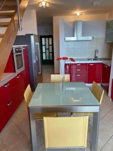 Una cocina o cocineta en Apartments Josip