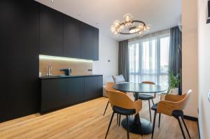 O bucătărie sau chicinetă la Designer apartments in the residential complex "Yaroslaviv Grad"