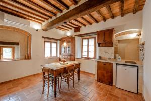 Kuchyň nebo kuchyňský kout v ubytování Casa Garoselli