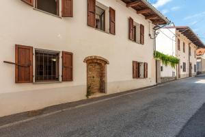 The building in which the holiday home is located