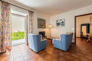 A seating area at La Casa Di Laura