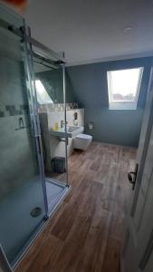 Bilik mandi di Ferienhaus am Elbdeich +7 gambar