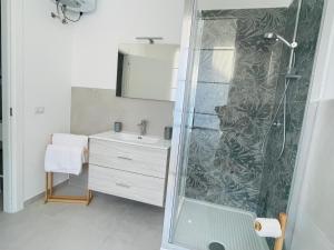 Koupelna v ubytování B&B S'arciaredda