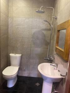 Ένα μπάνιο στο FRENKI APARTMENT BY THE SEA