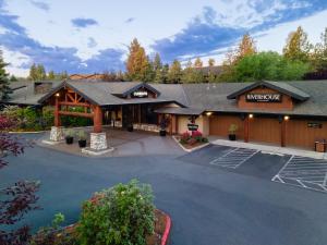 a large parking lot in front of a building at Riverhouse on the Deschutes in Bend