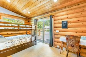 Postel nebo postele na pokoji v ubytování Alderbrook Grove