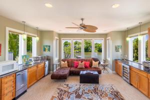 Η κουζίνα ή μικρή κουζίνα στο The Admiral's Retreat