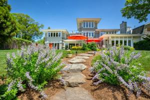 Κήπος έξω από το The Admiral's Retreat