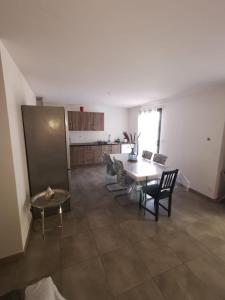 Fotografia z galérie ubytovania Maison neuve contemporaine parking v destinácii Nîmes