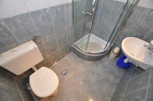 Koupelna v ubytování Studio Makarska 14091a