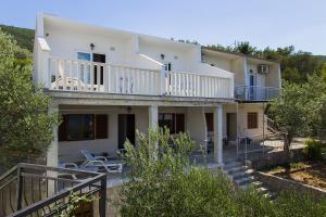 Balkón alebo terasa v ubytovaní Apartments by the sea Zuronja, Peljesac - 14095