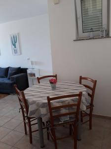 Posezení v ubytování Apartments by the sea Povljana, Pag - 14101