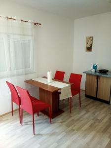 Fotografie z fotogalerie ubytování Apartments with a parking space Vrsi, Zadar - 14183 v destinaci Vrsi + 10 fotografií