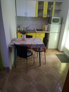 Fotografia z galérie ubytovania Apartments by the sea Kastel Kambelovac, Kastela - 14364 v destinácii Kaštela