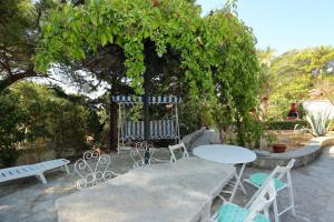 Fotografie z fotogalerie ubytování Family friendly apartments with a swimming pool Bol, Brac - 14379 v destinaci Bol
