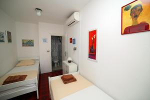 Fotografie z fotogalerie ubytování Family friendly apartments with a swimming pool Bol, Brac - 14379 v destinaci Bol