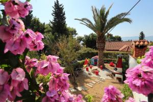 Fotografie z fotogalerie ubytování Family friendly apartments with a swimming pool Bol, Brac - 14379 v destinaci Bol