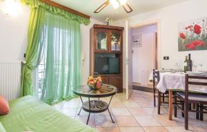Posedenie v ubytovaní Family-friendly apartments with swimming pools Fratrici, Umag - 14384