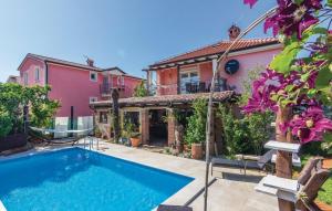 Bazén v ubytovaní Apartment Fratrici 14384b alebo v jeho blízkosti