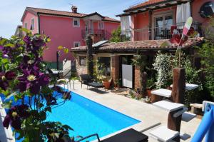 Bazén v ubytovaní Apartment Fratrici 14384b alebo v jeho blízkosti