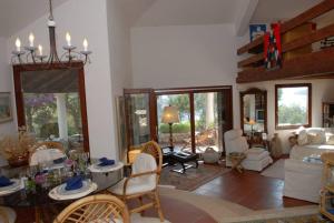 Fotografia z galérie ubytovania Seaside luxury villa with a swimming pool Bobovisca na Moru, Brac - 14405 v destinácii Milna