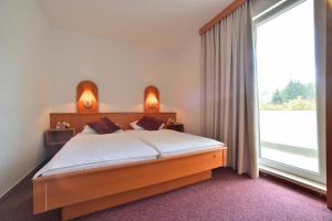 Ένα ή περισσότερα κρεβάτια σε δωμάτιο στο Rooms with a parking space Sinj, Zagora - 14466