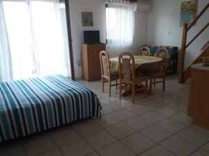 Fotografia z galérie ubytovania Apartments by the sea Grebastica, Sibenik - 14476 v destinácii Bašelovići