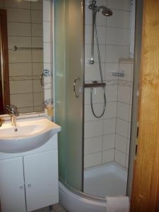 Vonios kambarys apgyvendinimo įstaigoje Apartments by the sea Sveti Filip i Jakov, Biograd - 14319