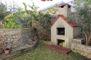 Fotografie z fotogalerie ubytování Apartments by the sea Slatine, Ciovo - 16345 v destinaci Slatine