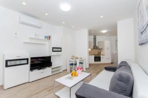 Fotografie z fotogalerie ubytování Apartments with WiFi Split - 16382 ve Splitu