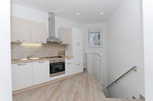 Fotografie z fotogalerie ubytování Apartments with WiFi Split - 16382 ve Splitu