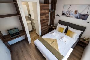 Fotografie z fotogalerie ubytování Apartments by the sea Pirovac, Sibenik - 16363 v destinaci Pirovac
