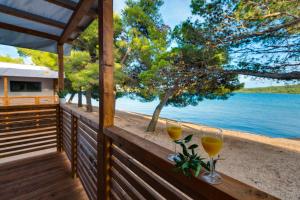 Fotografie z fotogalerie ubytování Apartments by the sea Pirovac, Sibenik - 16363 v destinaci Pirovac