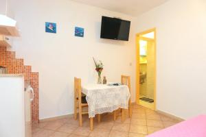 Fotografia z galérie ubytovania Studio Makarska 16450f v destinácii Makarska