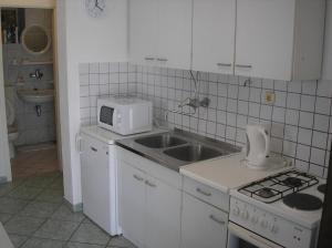 Fotografie z fotogalerie ubytování Apartments by the sea Tribunj, Vodice - 16516 v destinaci Tribunj