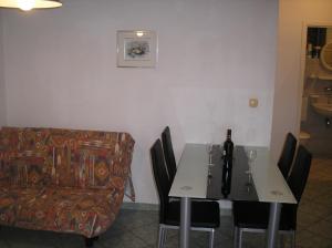 Fotografie z fotogalerie ubytování Apartments by the sea Tribunj, Vodice - 16516 v destinaci Tribunj