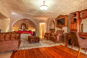Posezení v ubytování Ottoman Cave Suites