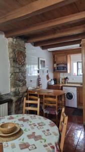 A kitchen or kitchenette at Casa Cuevas