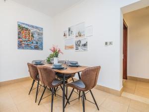 Fotografie z fotogalerie ubytování Colorful Apartment near Dubai Mall with Balcony v Dubaji