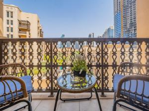 Balkón nebo terasa v ubytování Colorful Apartment near Dubai Mall with Balcony
